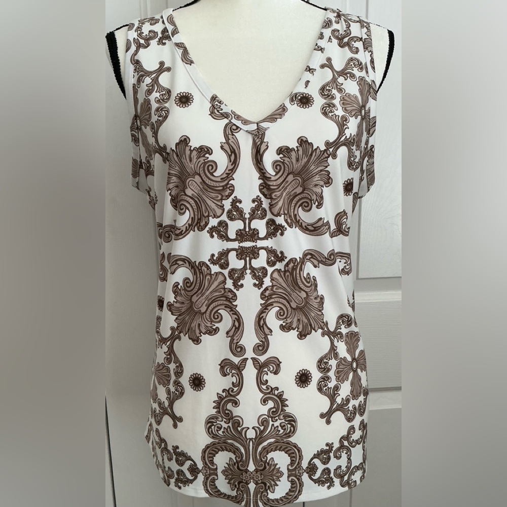 Halogen sleeveless top